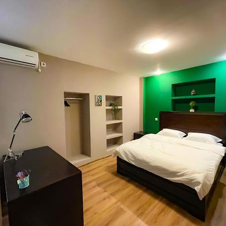 Cool Flat With Hot Tub In The Old Town Leilighet Bucureşti Eksteriør bilde
