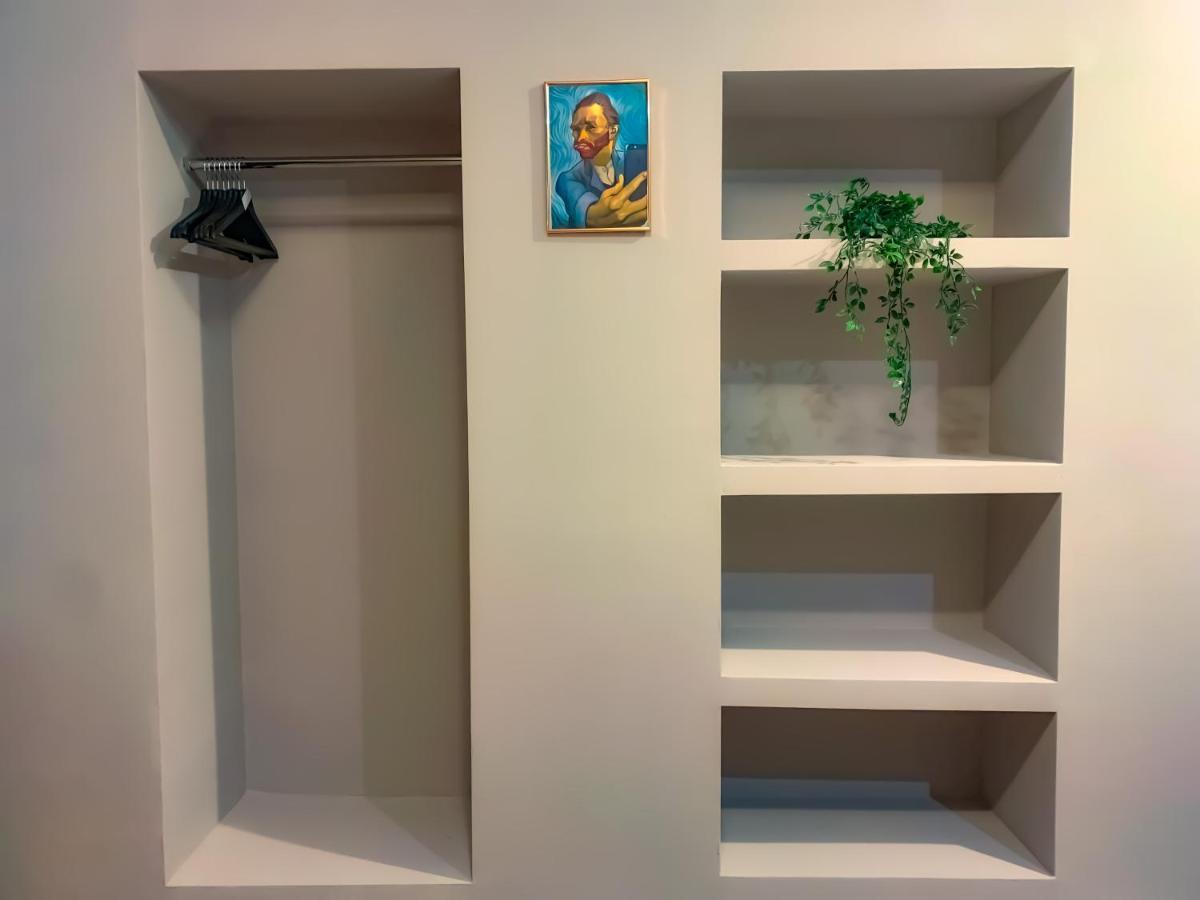 Cool Flat With Hot Tub In The Old Town Leilighet Bucureşti Eksteriør bilde