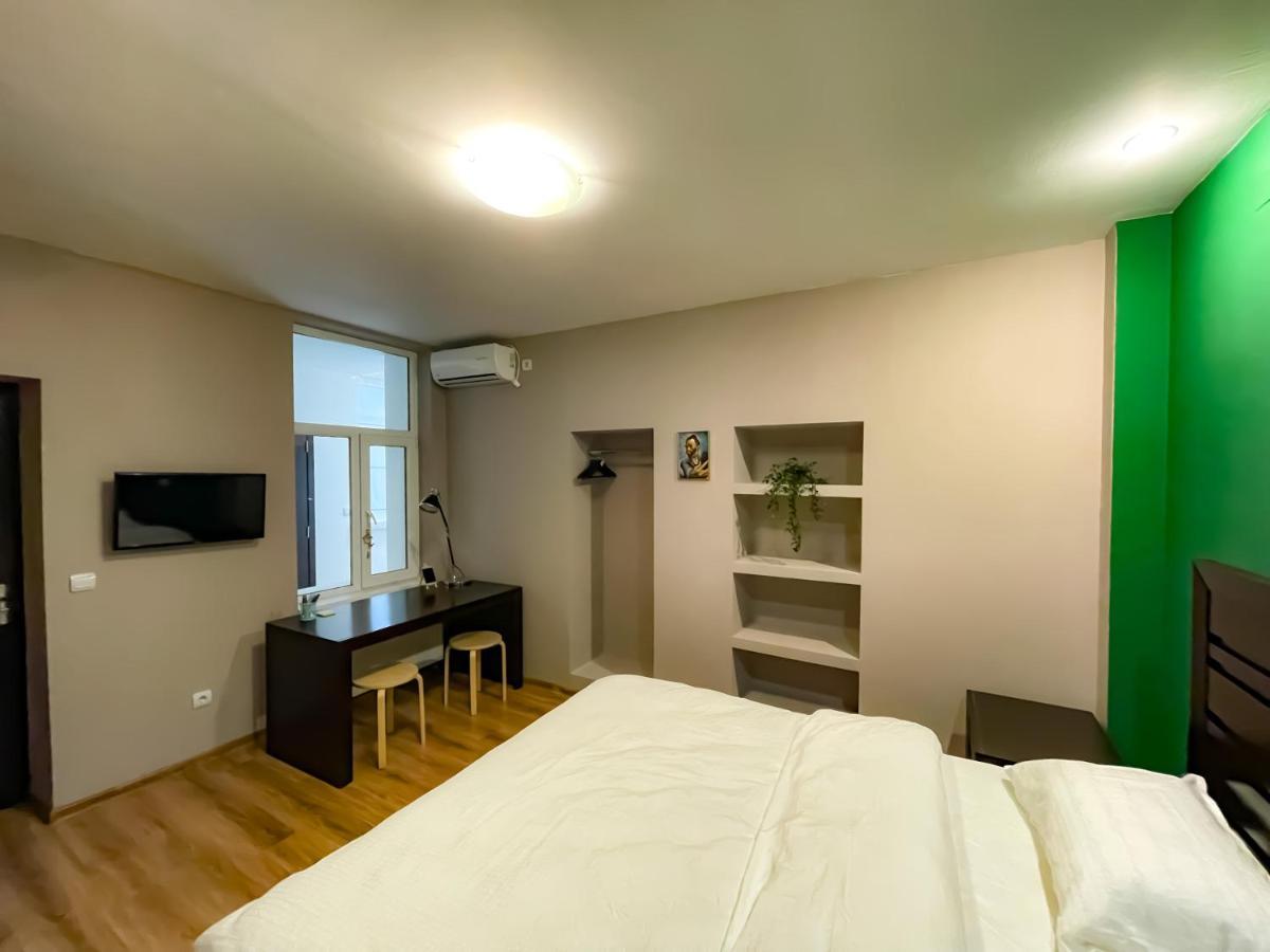 Cool Flat With Hot Tub In The Old Town Leilighet Bucureşti Eksteriør bilde
